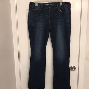 Curvy profile Old Navy jeans- mid rise size 14